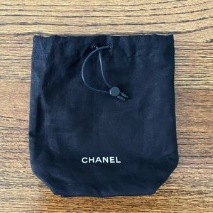 CHANELdust bag small